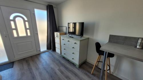 Tarbes Apartment | Studio NEUF et élégant avec CLIM