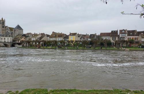 Ecuelles Apartment | Studio Nevada