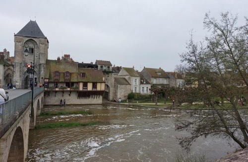 Ecuelles Apartment | Studio Nevada