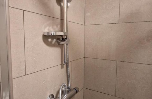 Slough Apartment | Studio next to Slough Station Tesco