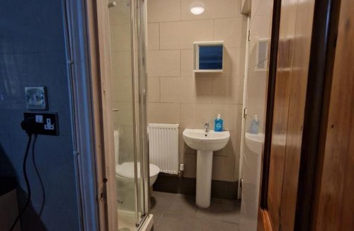 Slough Apartment | Studio next to Slough Station Tesco