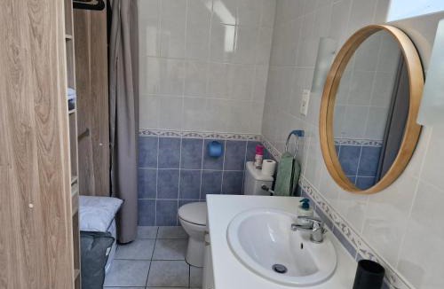 Bonnemain Apartment | STUDIO NID COSY avec piscine
