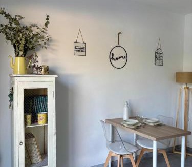 Livron-sur-Drome Apartment | Studio Nid du Perrier