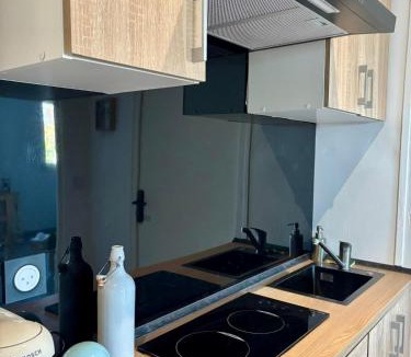 Livron-sur-Drome Apartment | Studio Nid du Perrier