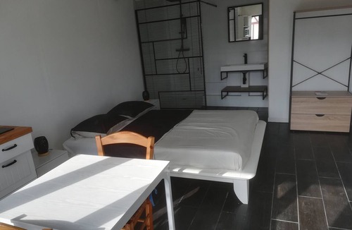 Le Trait Apartment | Studio No. 1