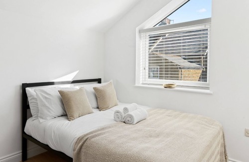Woodside Apartment | Studio - Norwood Junction - B4