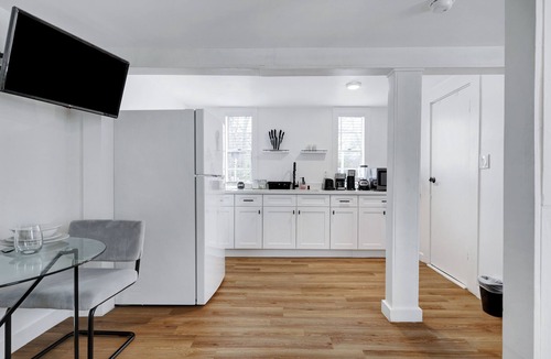 Tobin Hill Apartment | Studio Nr DT River Walk + Alamo | Games BBQ Yard
