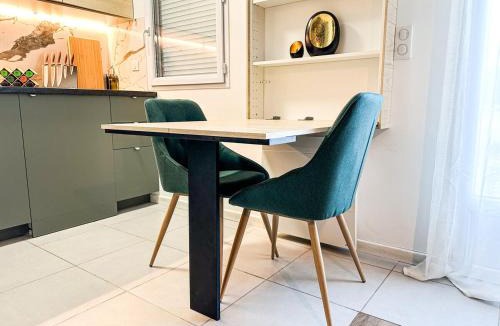 Saulx-les-Chartreux Apartment | Studio Oasis Emeraude