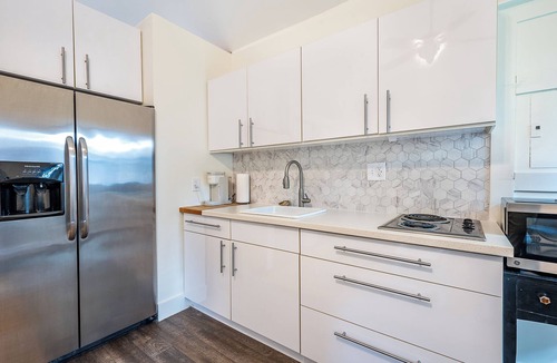 Old Village House | Studio - Office away from home. Near Shem Creek - Close to Beaches and Downtown