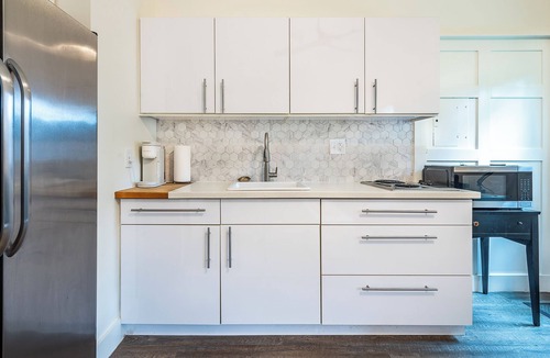 Old Village House | Studio - Office away from home. Near Shem Creek - Close to Beaches and Downtown