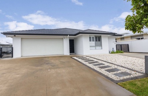 Bongaree Apartment | Studio on Bribie Canal