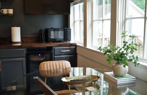 Conway Apartment | Studio on Davis - Walk to Downtown - 1mi to UCA