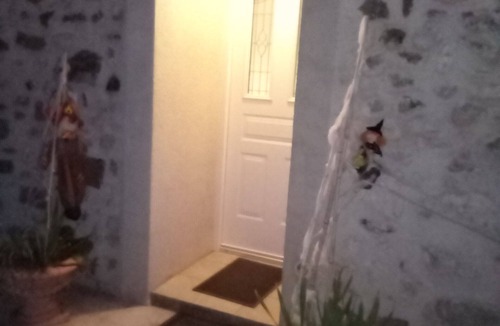 Boissy-Fresnoy Apartment | Studio on one level + parking + terrace + barbecue