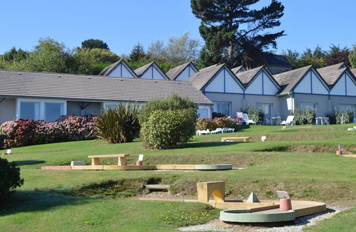 Trevou-Treguignec House | STUDIO ON SEA FRONT, SWIMMING POOL, SAUNA . WEEK RENT