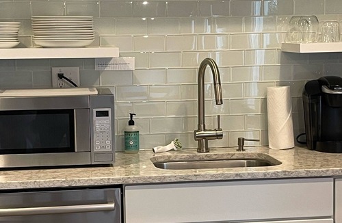 Mount Pleasant Apartment | Studio on Shem Creek with a Deep Water Dock & Views of Freshwater Lake