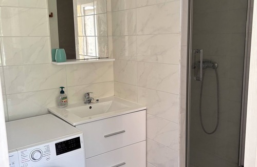 Rueil-Malmaison Apartment | Studio on the banks of the Seine