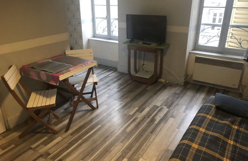 Contrexeville Apartment | Studio opposite the casino and spa