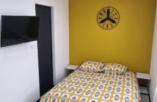 Saint-Quentin Apartment | Studio Orchidée, Tout Confort, Rénové