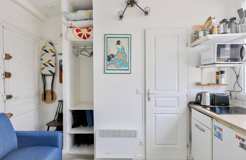 Quartier de la Roquette Apartment | Studio overlooking the rooftops of Paris, 2 minutes from the metro