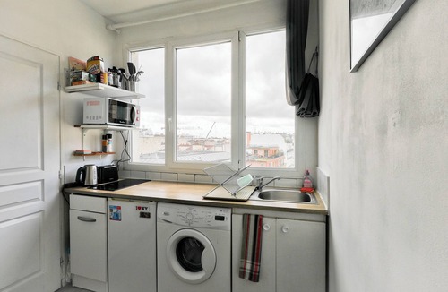 Quartier de la Roquette Apartment | Studio overlooking the rooftops of Paris, 2 minutes from the metro