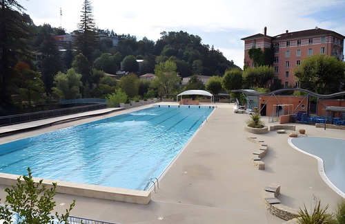 Vals-les-Bains Apartment | Studio "Papillon" with Mountain View, Wi-Fi, and Air Conditioning