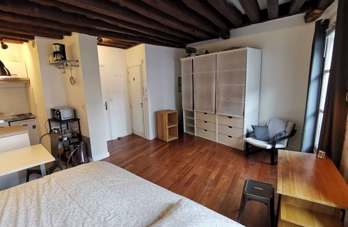 Paris City Center Apartment | Studio Paris 1er Louvre-Samaritaine lease mobility