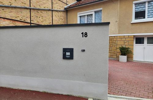 Warmeriville Apartment | Studio, pas de collocation possible