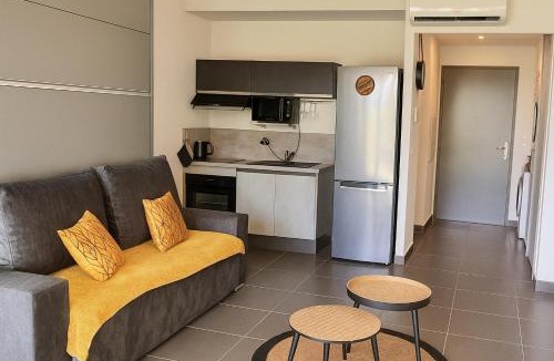 Cul de Sac Apartment | Studio PINEL