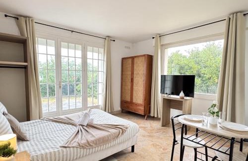 Meaux Apartment | Studio Platanes 2 - Proche Disneyland - Parking Gratuit - Meaux