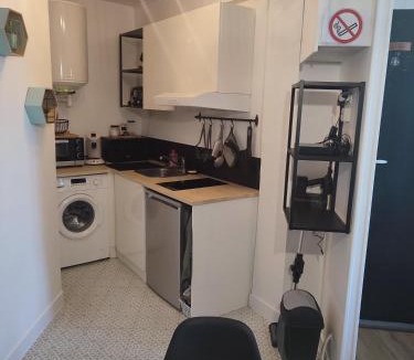 Bagnoles-de-l'Orne Apartment | Studio plein centre face au lac, cave vélo