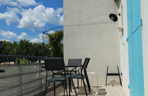 Sernhac Apartment | Studio Pont du Gard