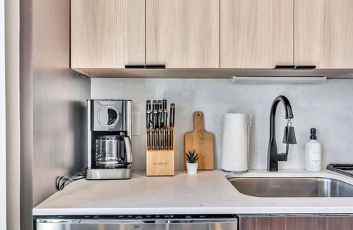 Pendleton Apartment | Studio | Pool, Gym, Walk to Casino