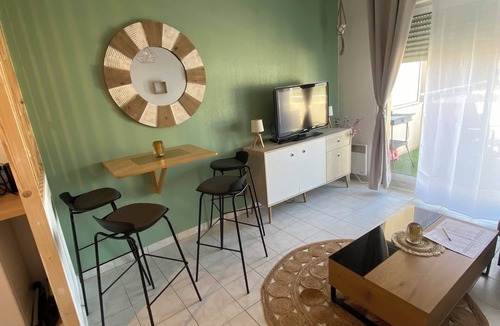 Brignoles Apartment | Studio pool ideal location Brignoles
