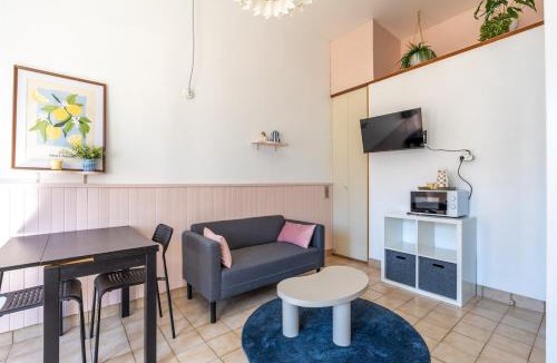 Tours Apartment | Studio Pop, calme, lumineux, parking privé devant
