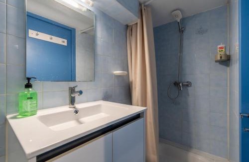 Tours Apartment | Studio Pop, calme, lumineux, parking privé devant