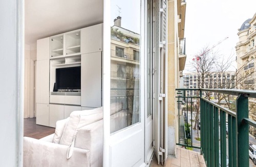 Porte-Dauphine Apartment | Studio Porte Dauphine Avenue Foch#2pers.