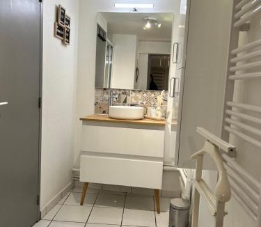 Nevers Apartment | Studio Porte du Croux