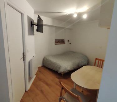 Ax-les-Thermes Apartment | Studio Porteille d'Ax entièrement rénové !