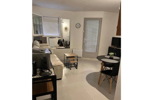 Greoux-les-Bains Apartment | Studio Pour 2 Personnes Avec Ascenseur
