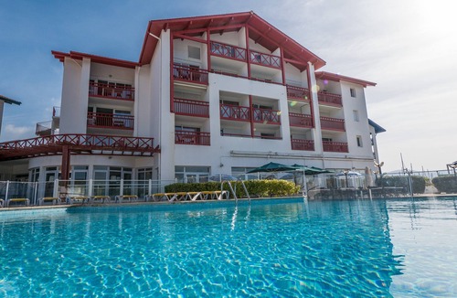 Hendaye Condo | Studio pour 2 | Près de la plage | Vue piscine