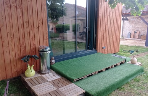 Beurlay Apartment | Studio Près de Latlantique