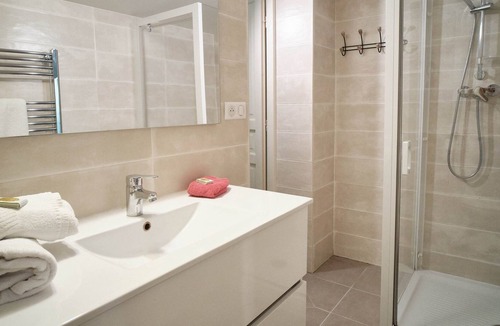 Sigonce Apartment | Studio-Premium-Ensuite with Shower