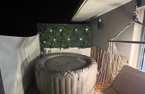 Aiguerelles Apartment | Studio Pres D'arenes Jacuzzi