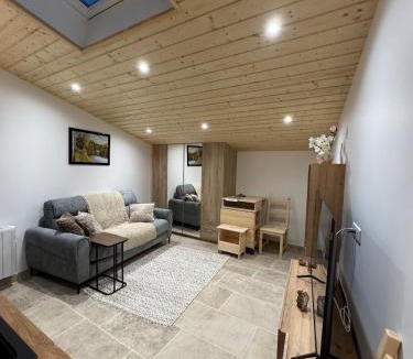 Sens Apartment | Studio PRINTEMPS