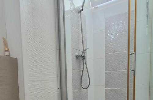 Vaulx En Velin Village Apartment | Studio privé