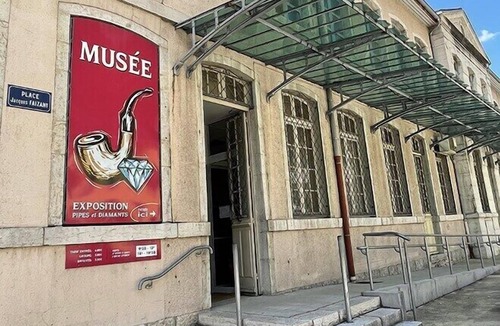 Saint-Claude Apartment | Studio-Private Bathroom-Comfort