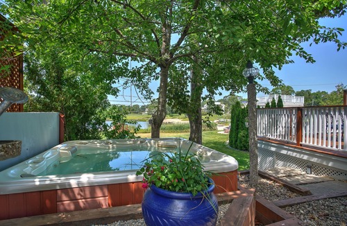 Branford House | Studio, Private Beach, Kayak, Paddle board, Pool, Hot tub