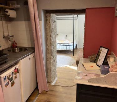 Chatel-Guyon Bed & Breakfast | Studio Privatif - Ancienne Maison Vigneronne