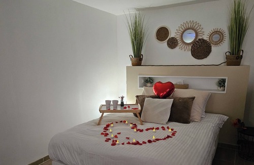 La Bassee Apartment | Studio Privatif Avec Spa, Espace Détente au Calme