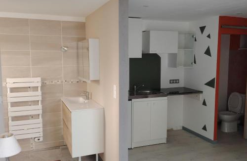 Corneilhan Apartment | Studio proche de la mer